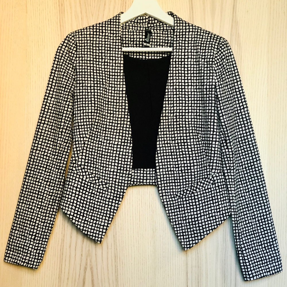 Blazer Black and white